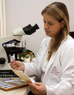 Dra. Camila Juliano Salvador Rodrigues Dra. Camila Juliano Salvador Rodrigues